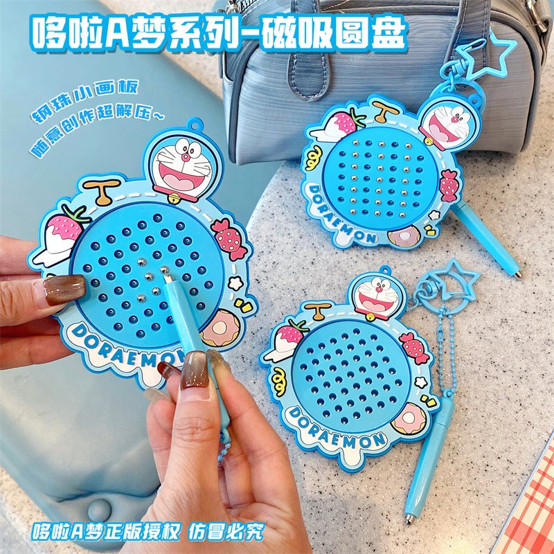 【冉紅】正版現貨 哆啦A夢 磁吸板掛件 鑰匙扣 鑰匙圈 掛飾 吊飾 掛件 小叮噹 哆啦a夢 禮物 商品圖片 2