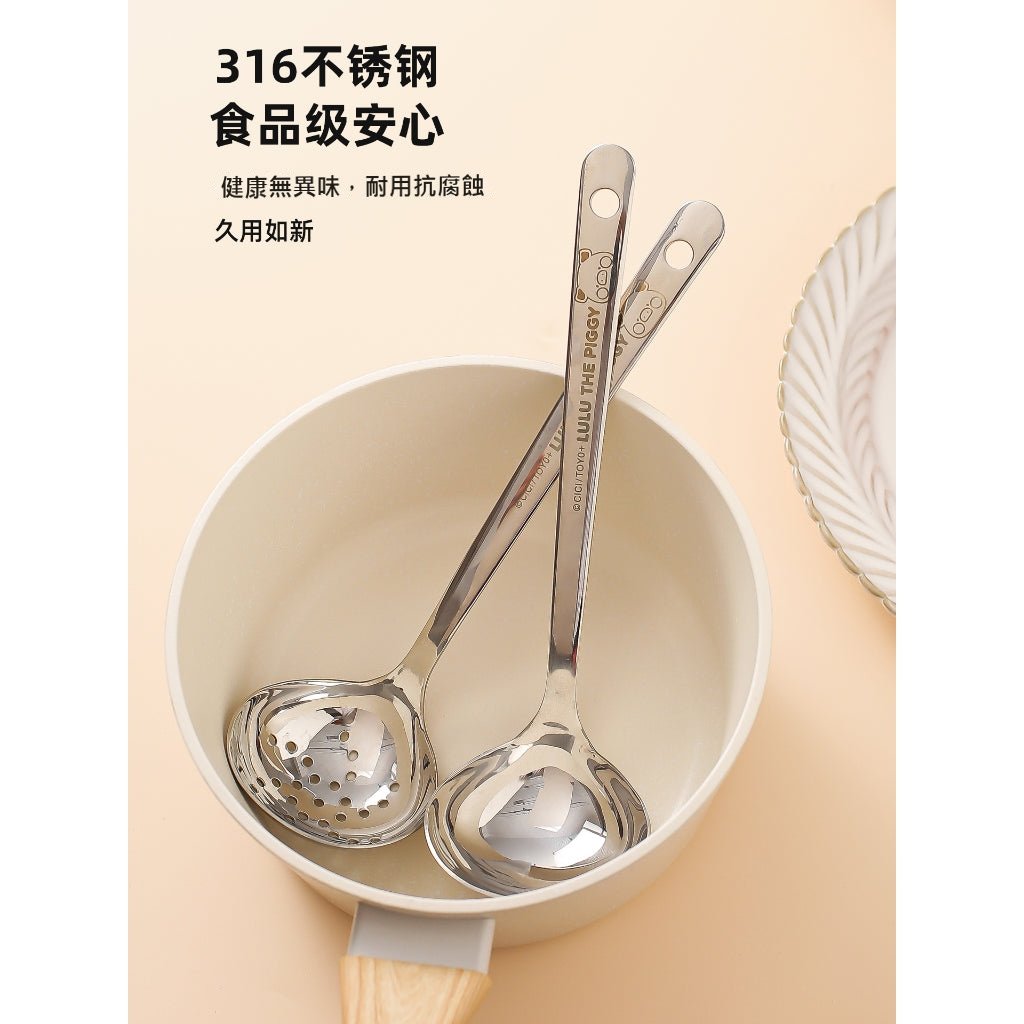 【川島屋】正版現貨 lulu豬 不銹鋼湯匙 大號盛湯漏勺 長柄湯匙 超厚316高級材質 餐具 送禮 商品圖片 2