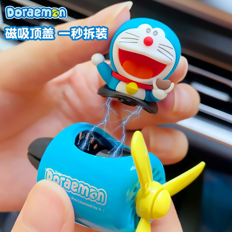 【香百川】現貨 哆啦A夢 三葉小飛機 香薰 出風口 汽車香薰 汽車 車載 車內裝飾 哆啦a夢 擺件 冷氣口 小叮噹 商品圖片 3