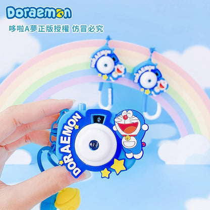 【冉紅】正版現貨 哆啦A夢 療癒功能鑰匙圈 投影相機掛件 掛飾 全臺獨家 鑰匙扣 小叮噹 吊飾 掛件 機車 哆啦a夢 商品圖片 3