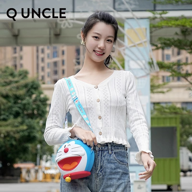 【Q UNCLE】正版現貨 哆啦A夢 最大款硅膠包 可斜跨吊飾 小叮噹 包包 掛件 哆啦a夢 零錢包 側揹包 耳機包 商品圖片 3