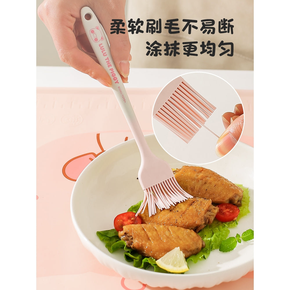 【川島屋】正版現貨 lulu豬 硅膠刮刀刷 油刷子 手動打蛋器 蛋糕烘焙工具 鍋鏟 湯勺 飯勺 漏勺 送禮 商品圖片 3