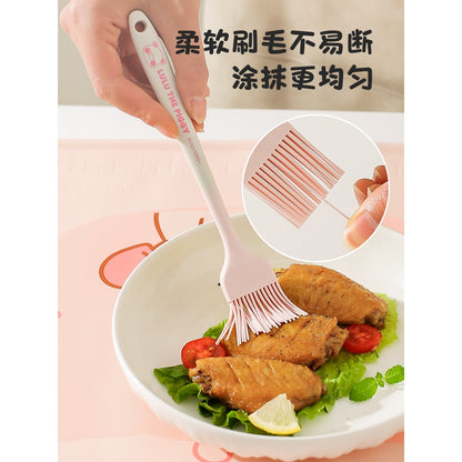 【川島屋】正版現貨 lulu豬 硅膠刮刀刷 油刷子 手動打蛋器 蛋糕烘焙工具 鍋鏟 湯勺 飯勺 漏勺 送禮 商品圖片 3