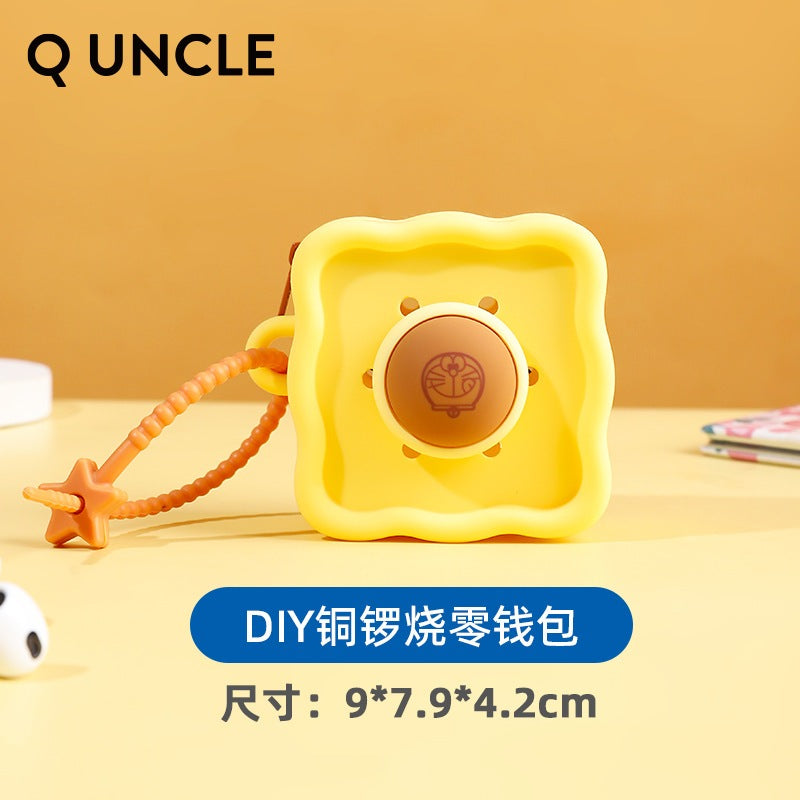 【Q UNCLE】正版絕貨 哆啦A夢 硅膠方形迷你包 零錢包 包包 硬幣包 耳機包 吊飾 小叮噹 哆啦a夢 收納包 規格圖片 2