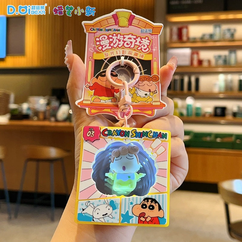 【超逗熊】正版 蠟筆小新 發光創意鑰匙扣掛件 動漫周邊學生書包卡通小掛飾 送禮 規格圖片 4